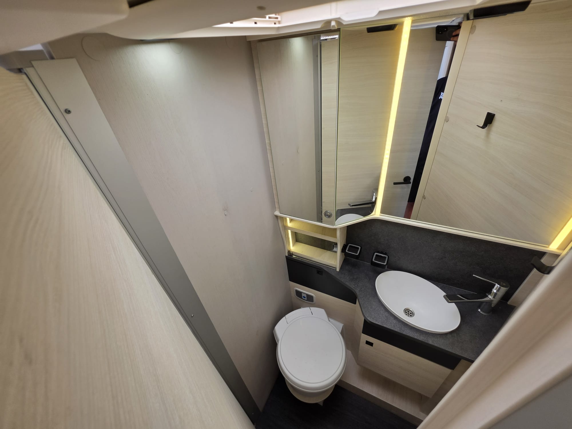 Chausson 788 Titanium Ultimate 170PK Automaat Face to Face