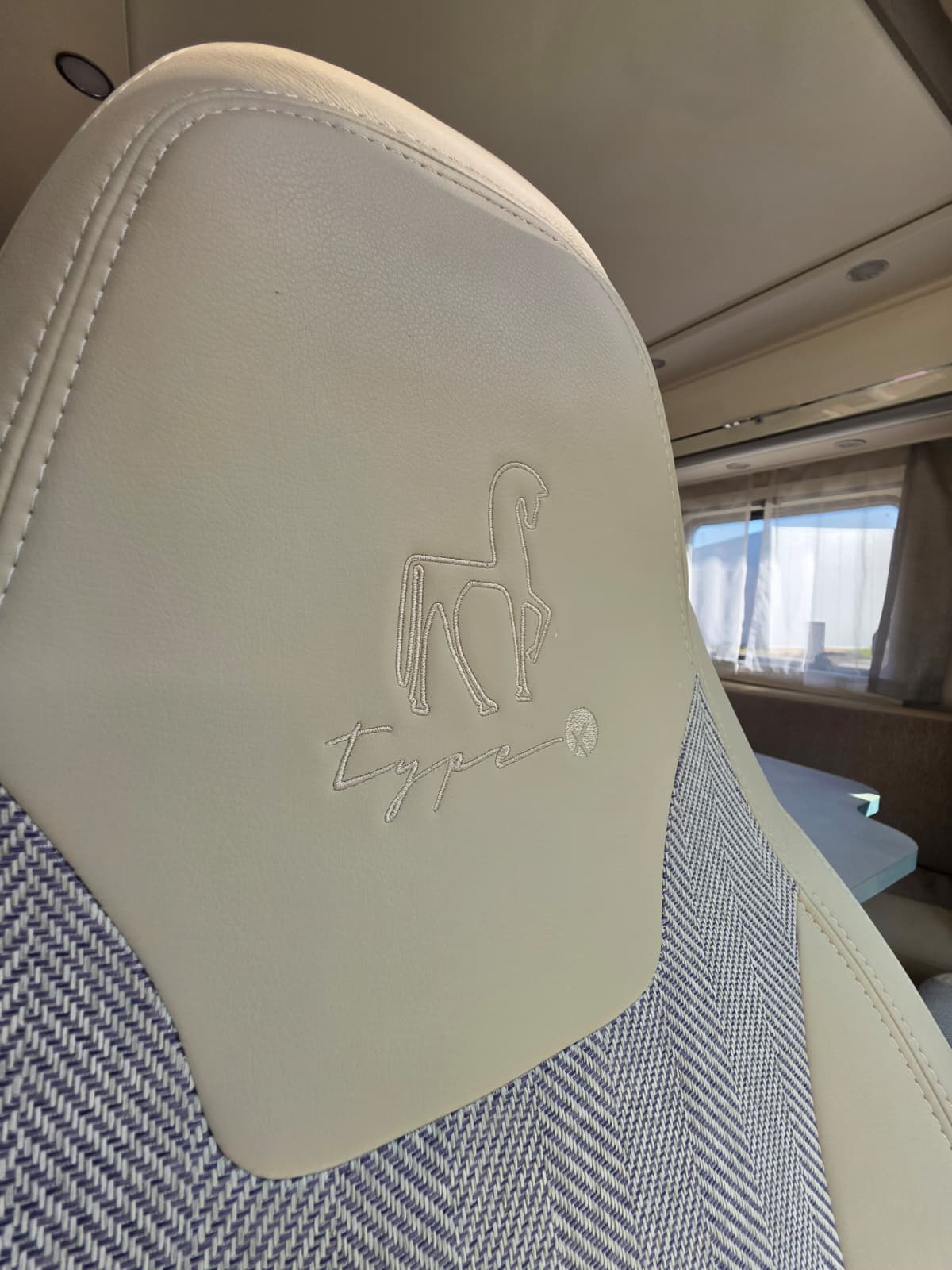 Hymer Etrusco 7400 EB, 140PK 2022, Enkele bedden en hefbed