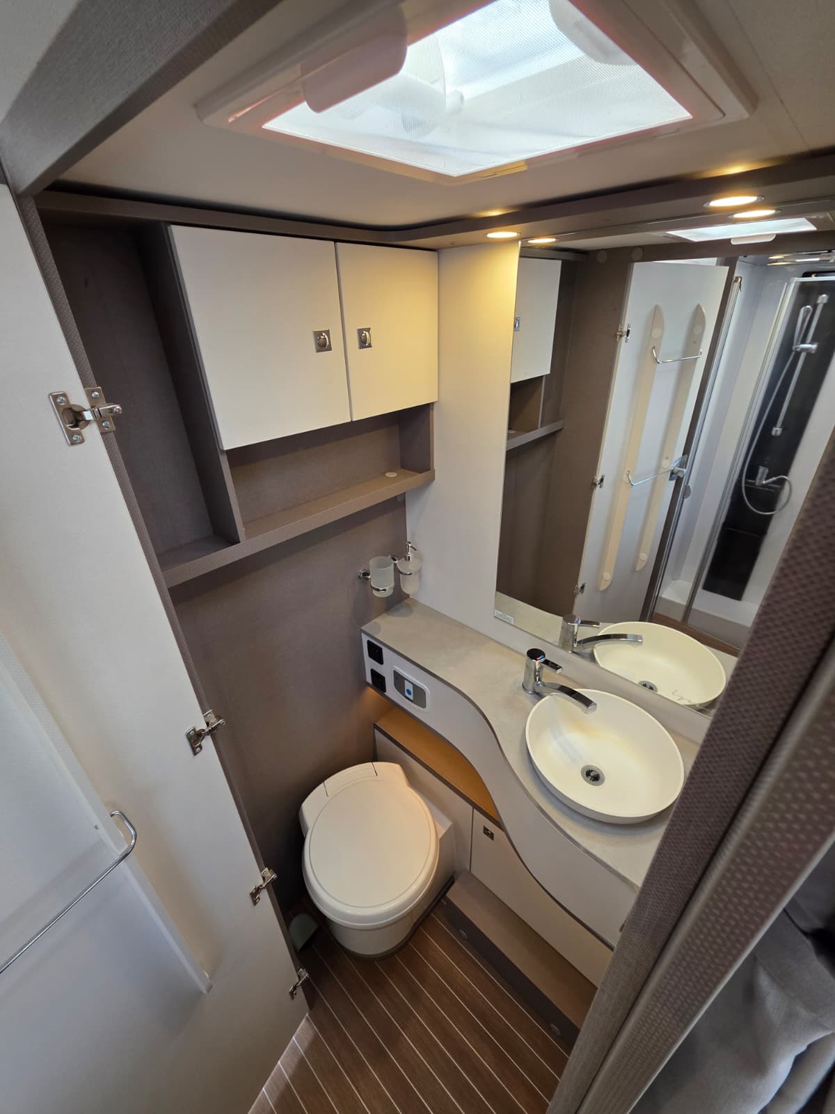 Hymer Etrusco 7400 EB, 140PK 2022, Enkele bedden en hefbed