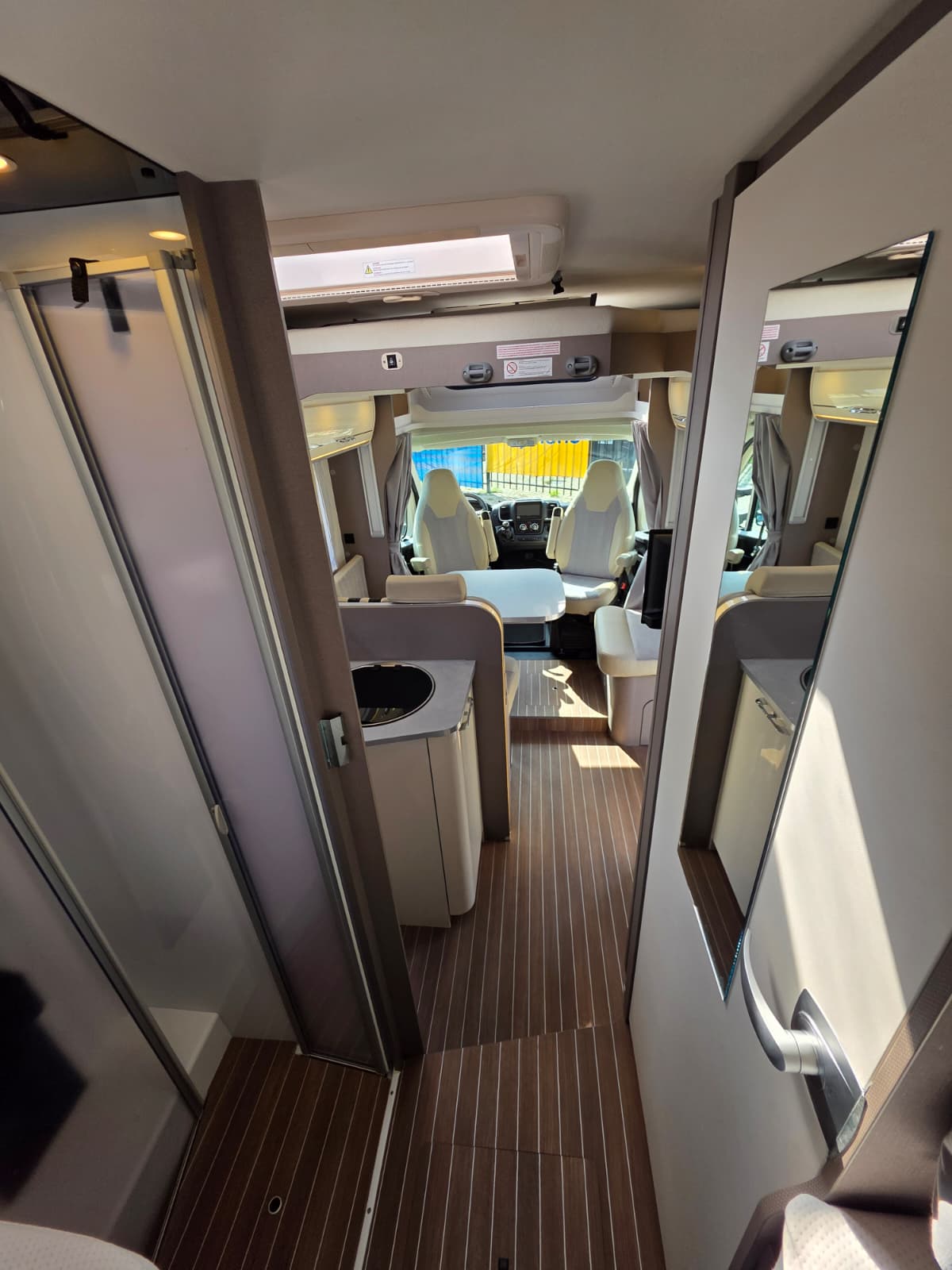 Hymer Etrusco 7400 EB, 140PK 2022, Enkele bedden en hefbed