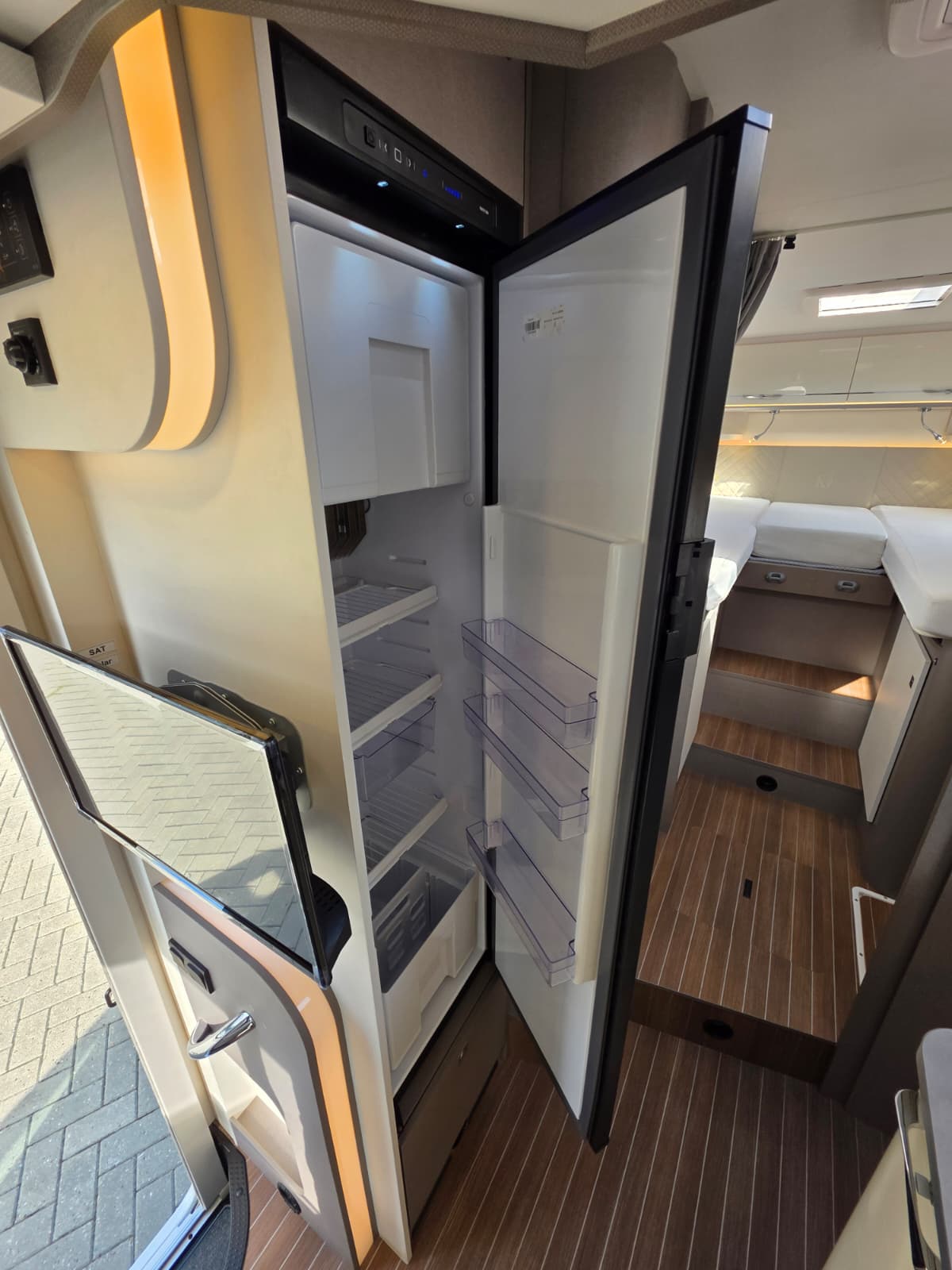 Hymer Etrusco 7400 EB, 140PK 2022, Enkele bedden en hefbed