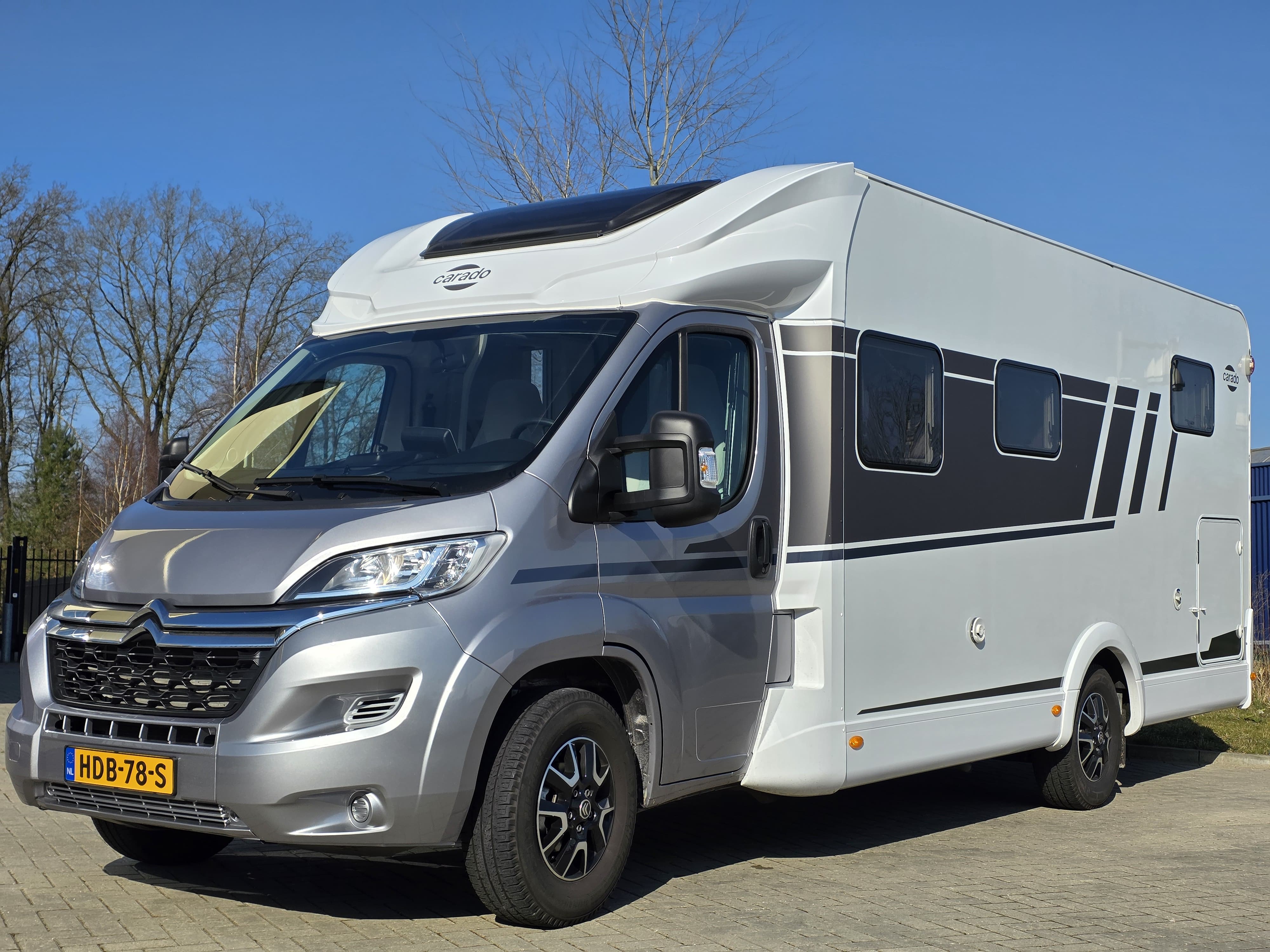 Hymer Carado T447 Plus Edition, 140PK 2023, Enkele bedden en hefbed